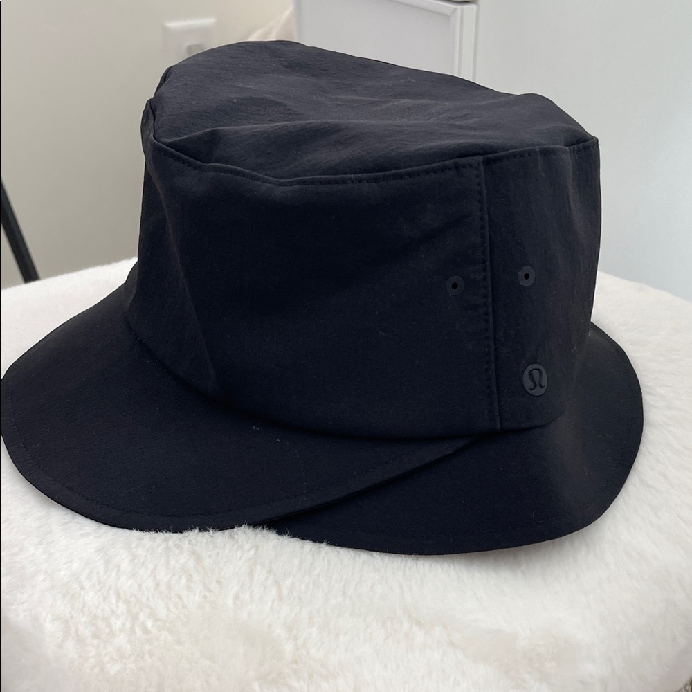 Lululemon bucket hat